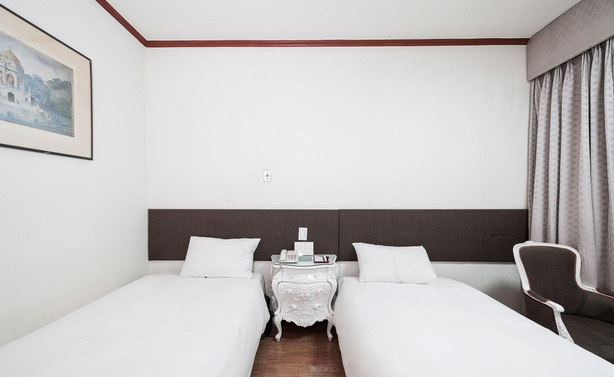 Itaewon Crown 3* Seoul