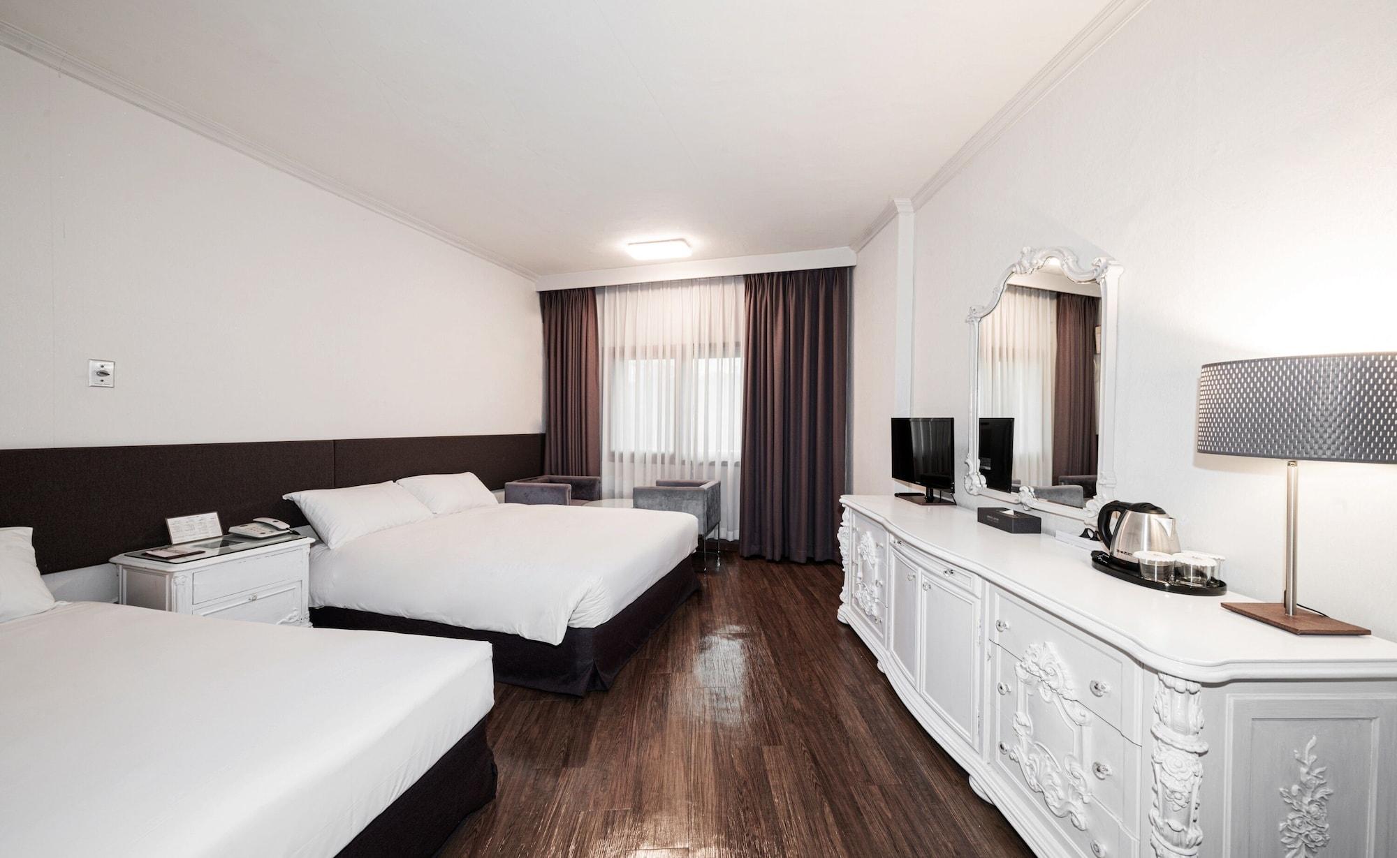 Itaewon Crown Hotel 3*