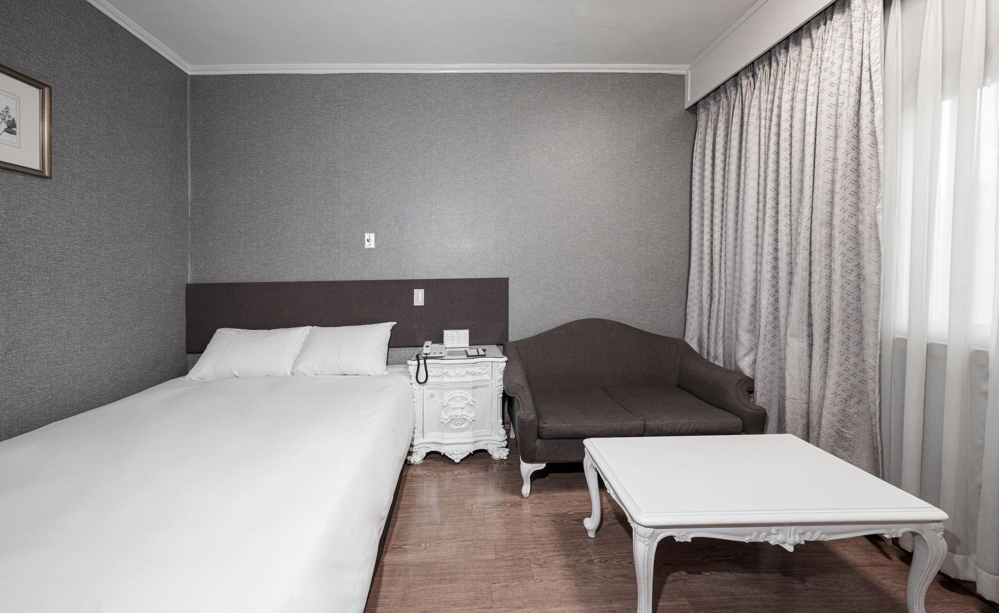 Itaewon Crown Hotel Seoul