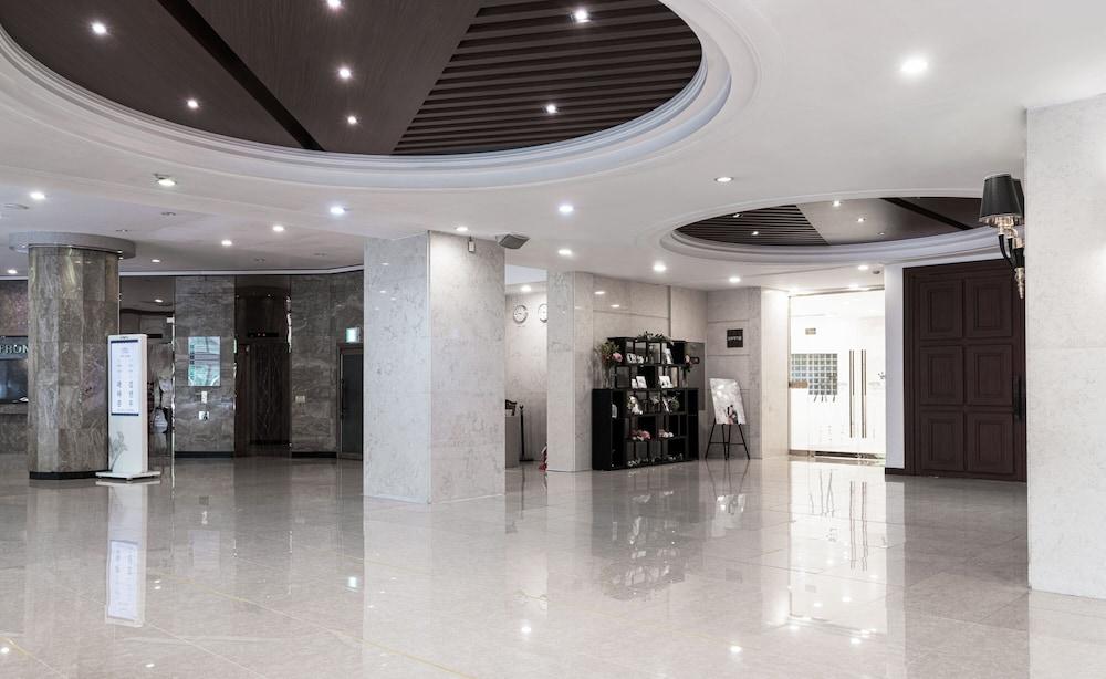 Itaewon Crown 3*