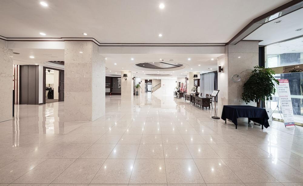 Hotel Itaewon Crown 3*