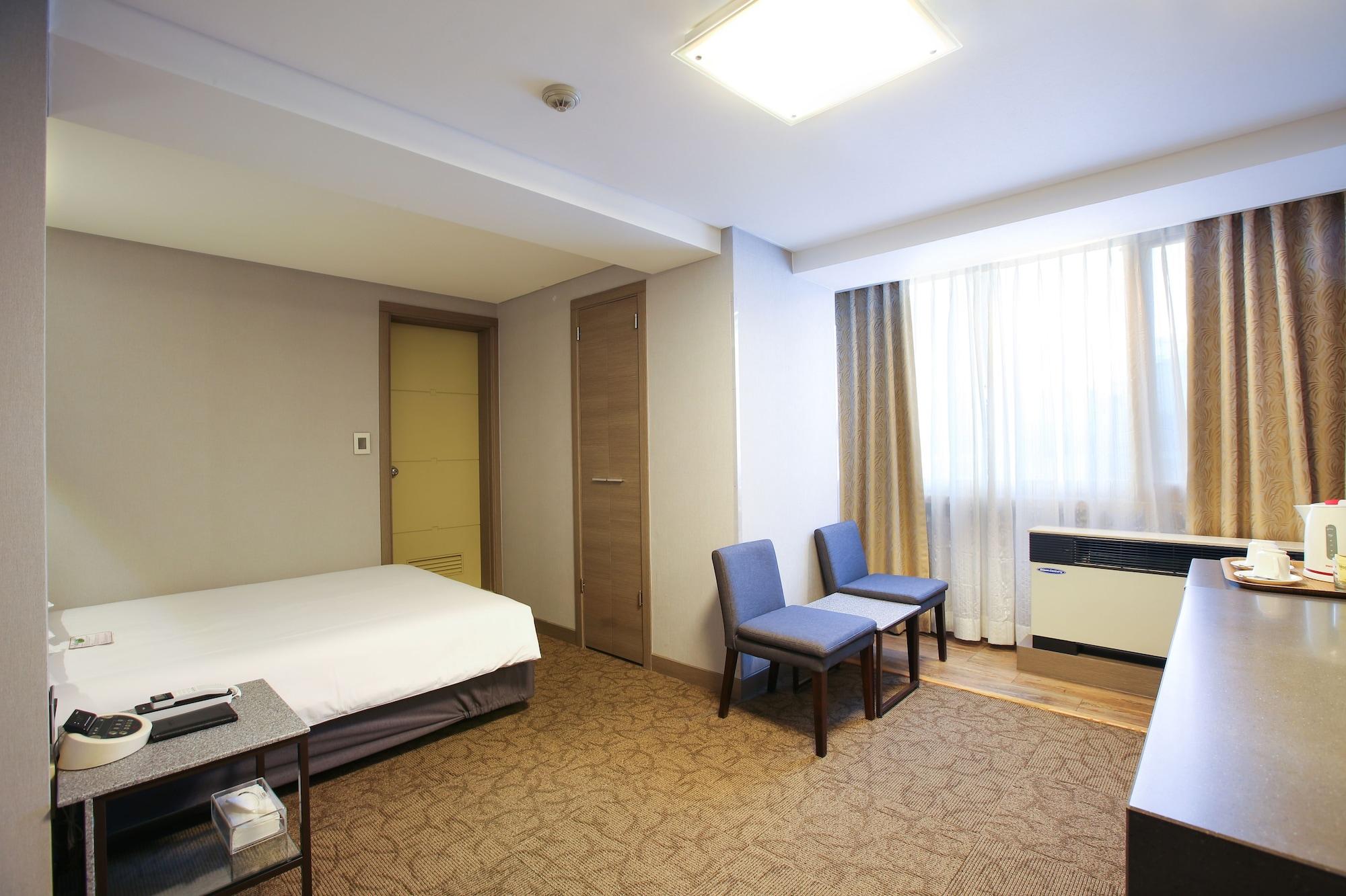 Savoy Myeongdong Hotel 3*