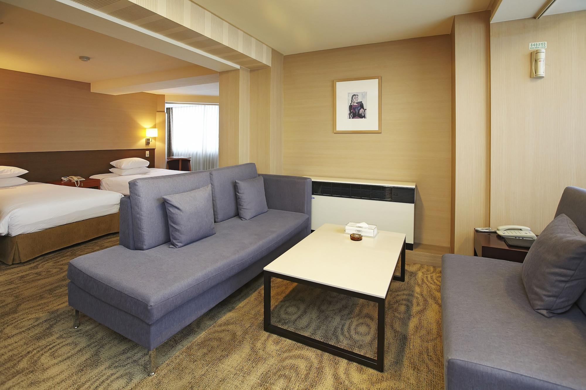 Hotel Savoy Myeongdong 3*