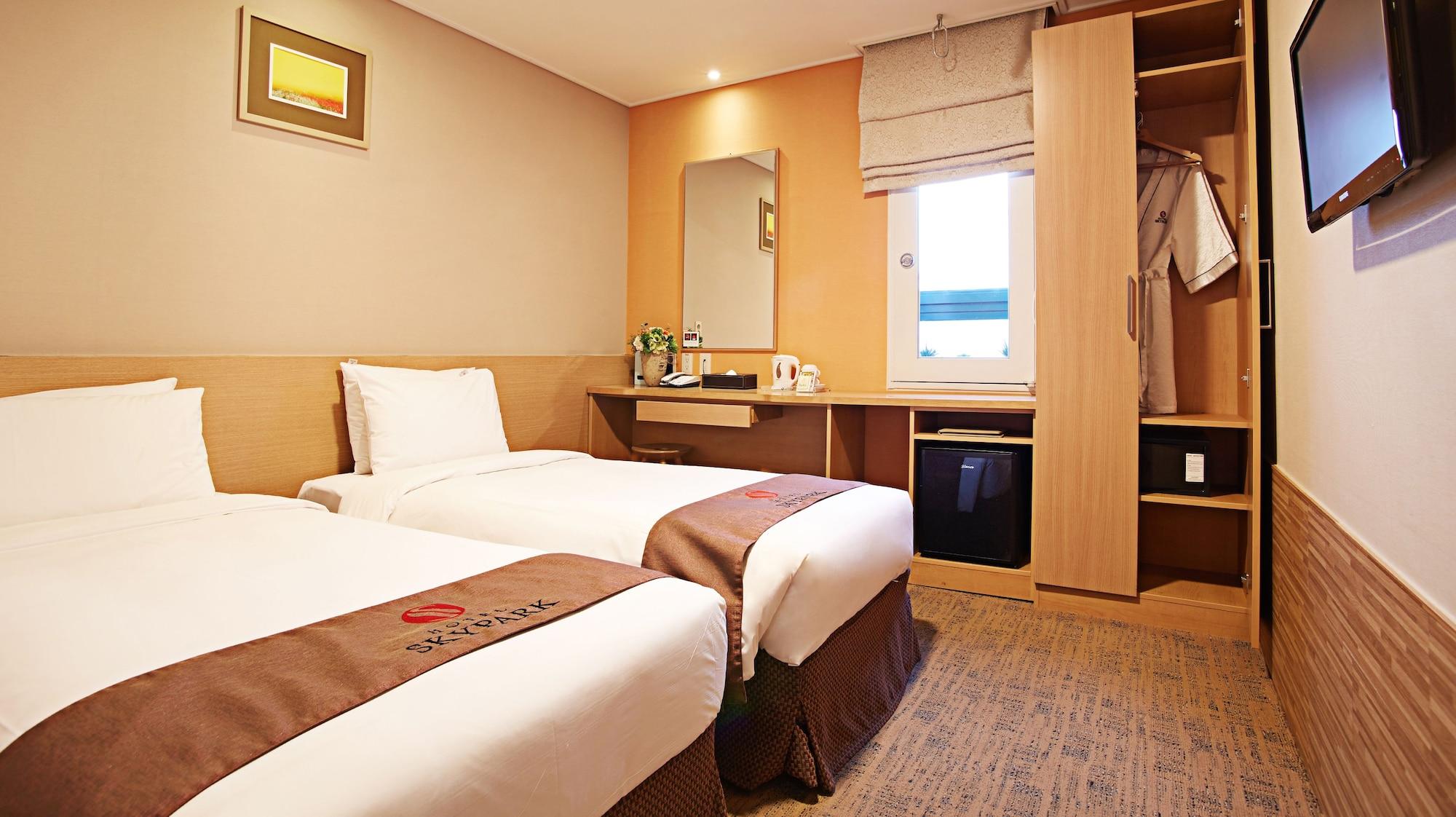 Skypark Myeongdong 3 3*
