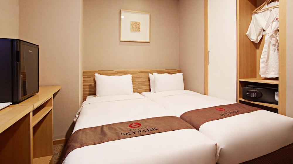 Skypark Myeongdong 3 3*