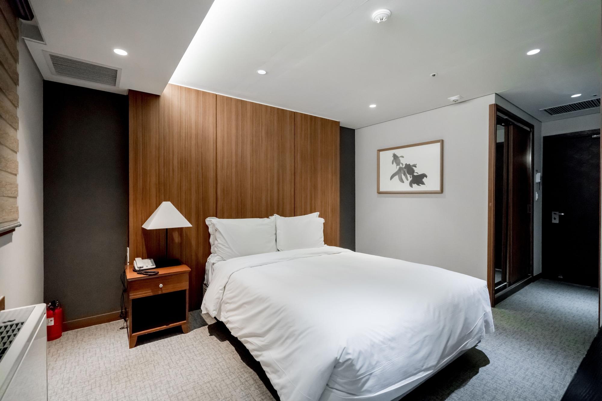 Oriens & Residences Myeongdong 3*
