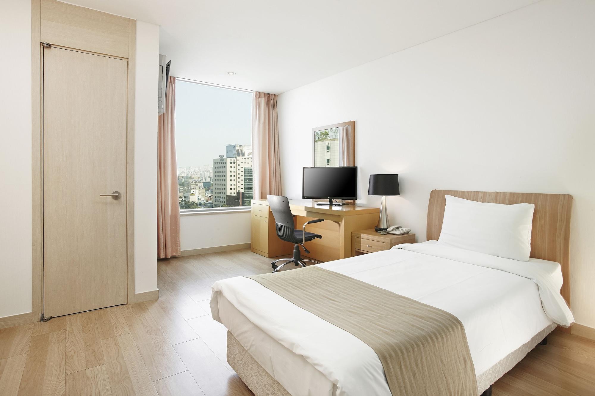 Hyundai Apartment *