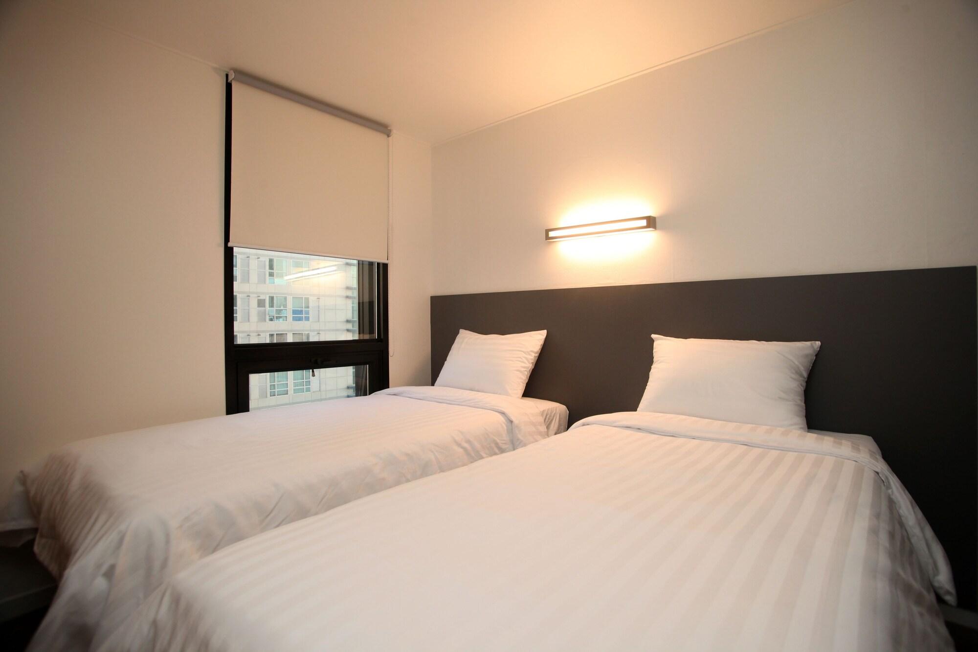Hotel Kstar Metro 2*