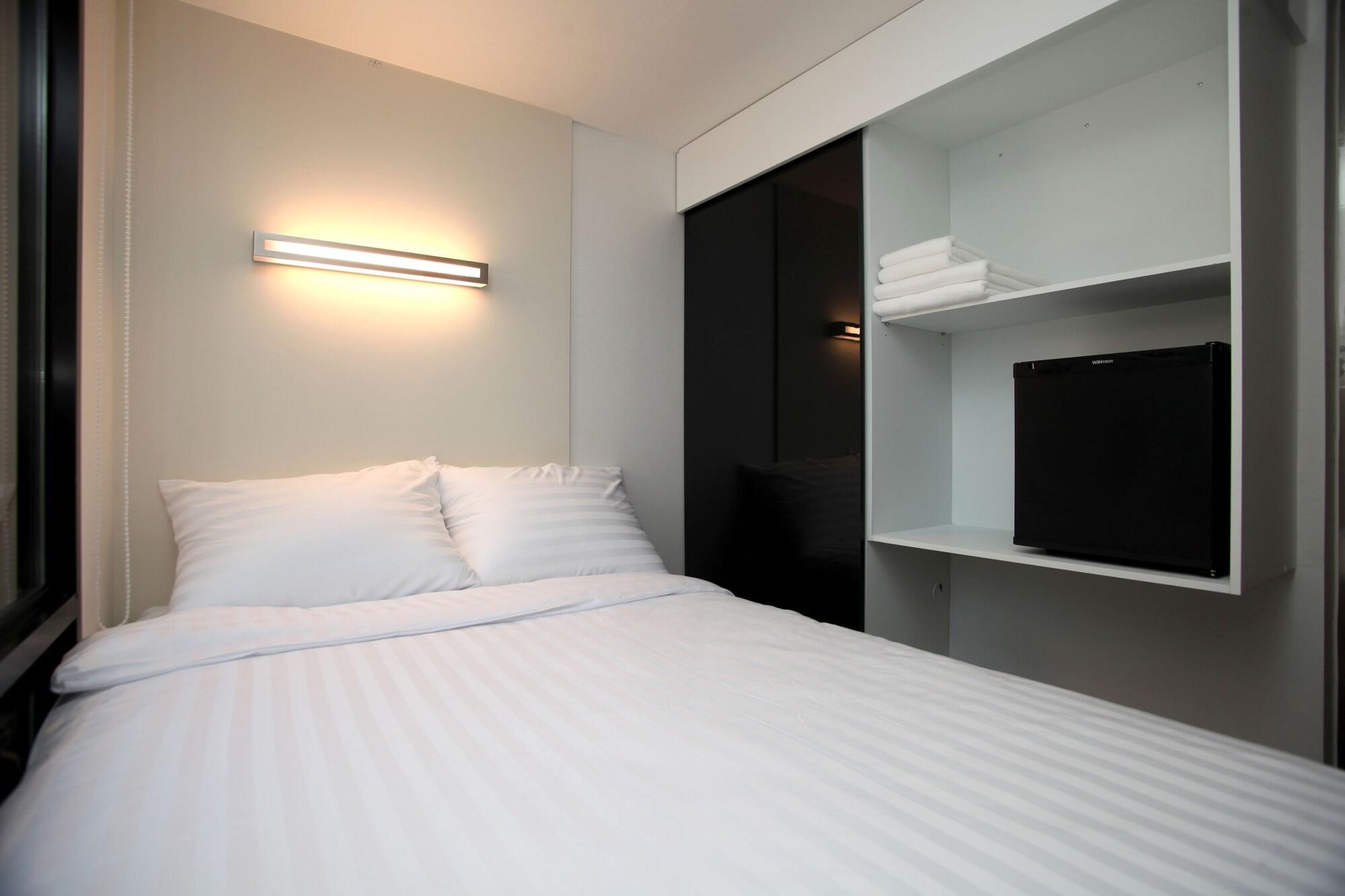 Hotel Kstar Metro 2*
