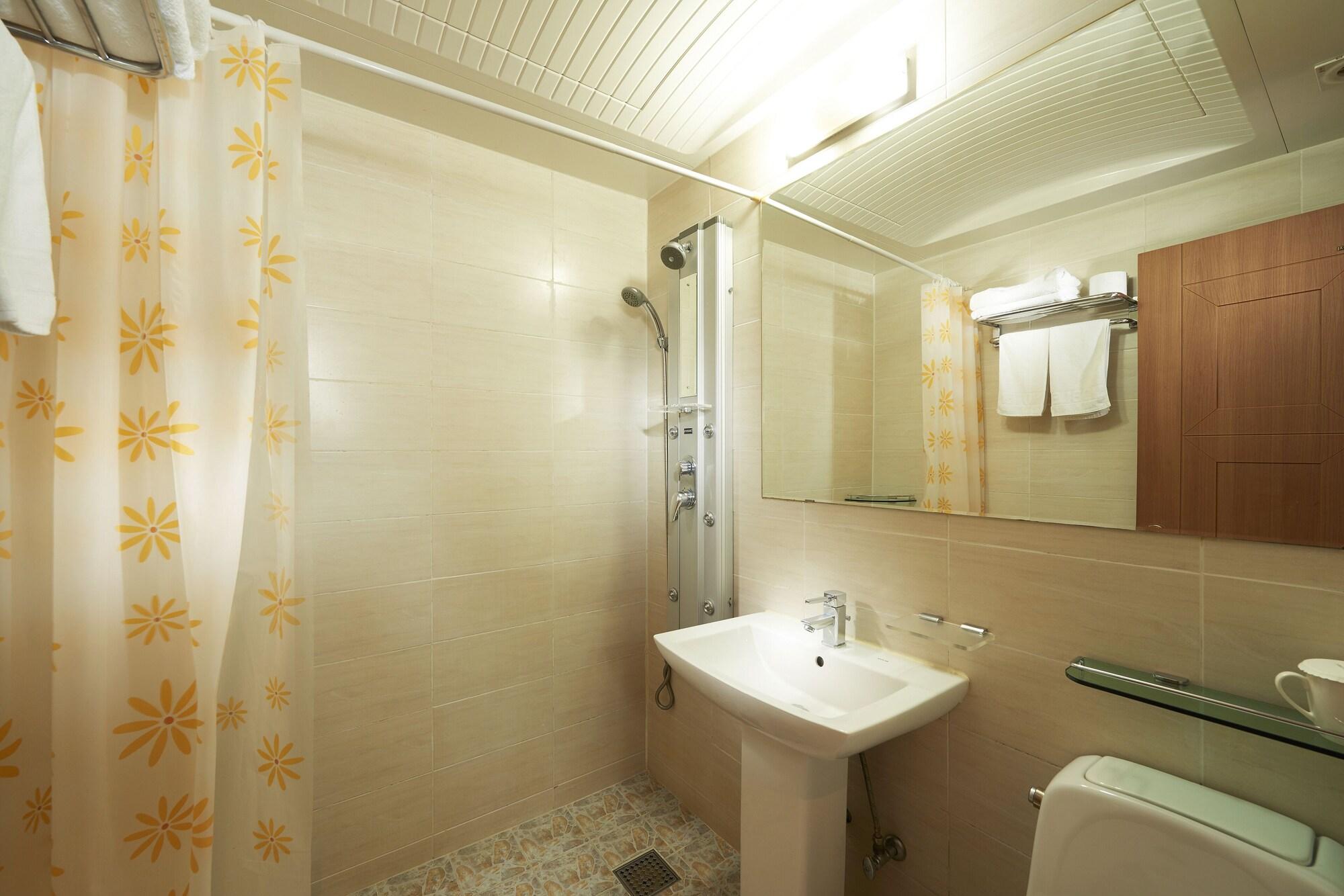 Noble Hotel 2*
