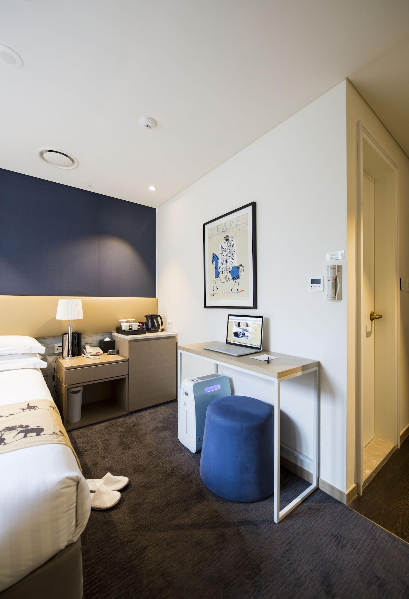 Hotel The Grand Myeongdong 3*
