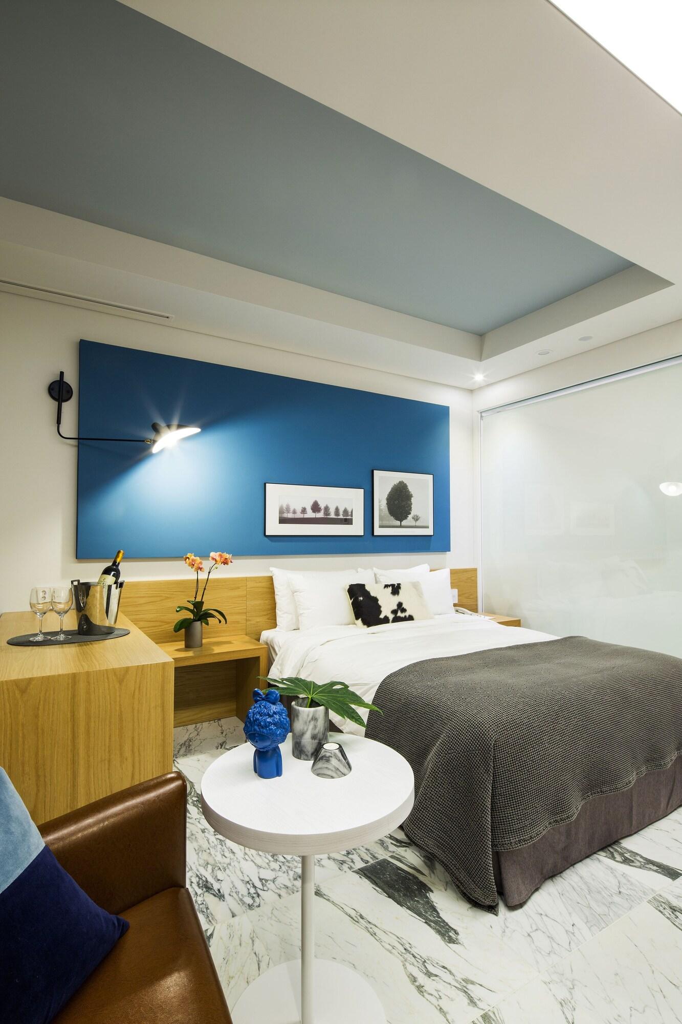 Denim Motel 3*