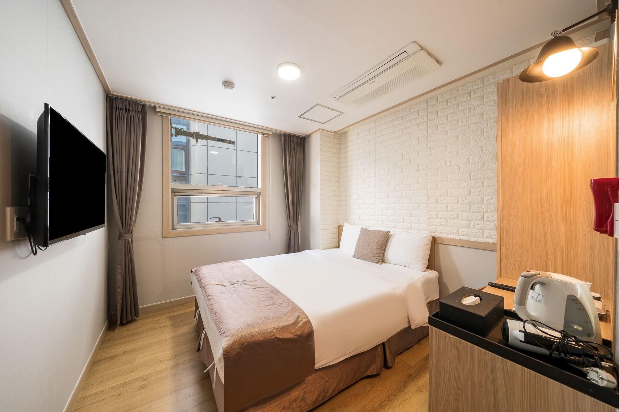 Hotel The Myeongdong 3*
