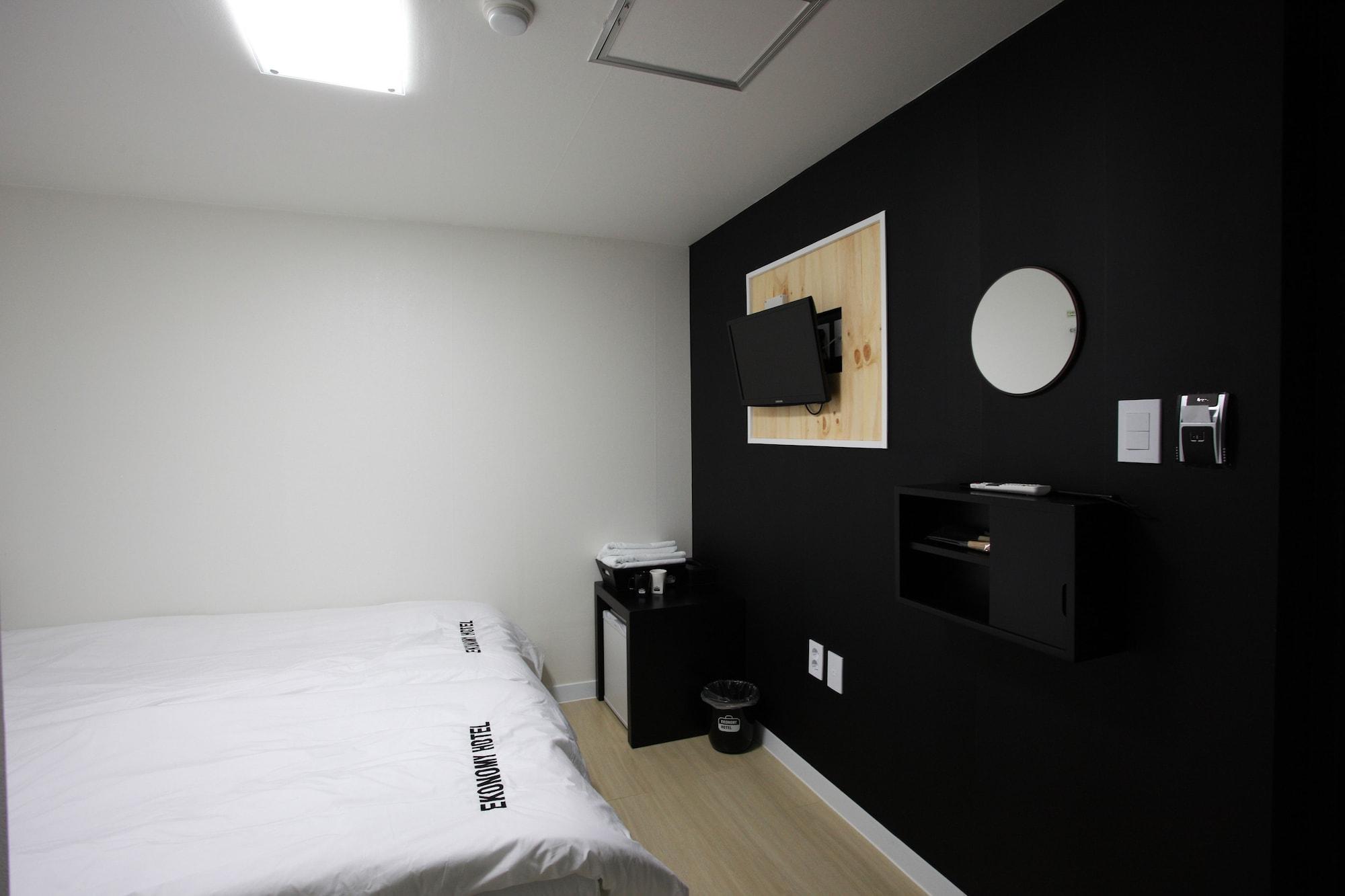 Ekonomy Myeongdong Premier Hostel *