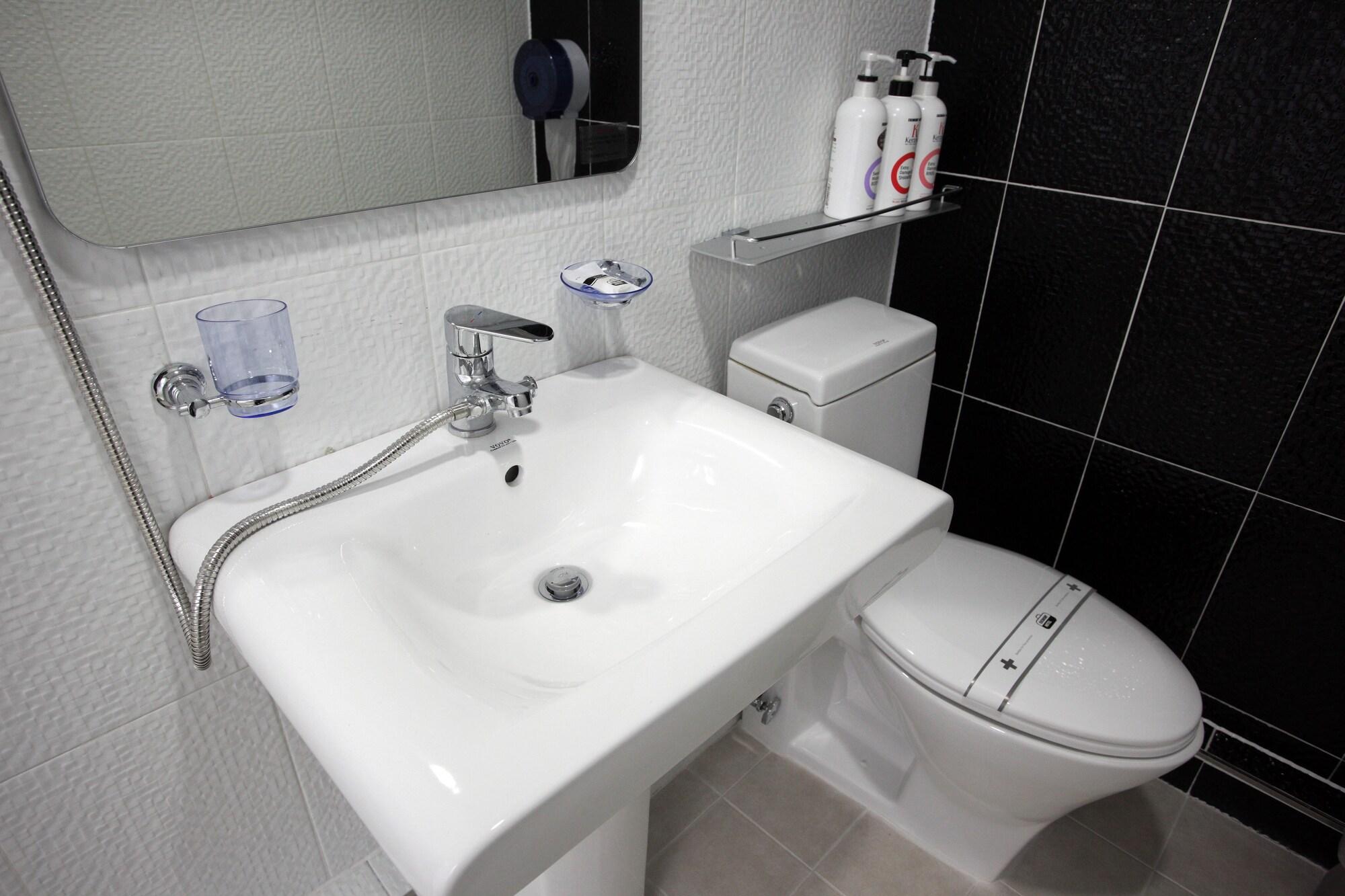 Hostel Ekonomy Myeongdong Premier *