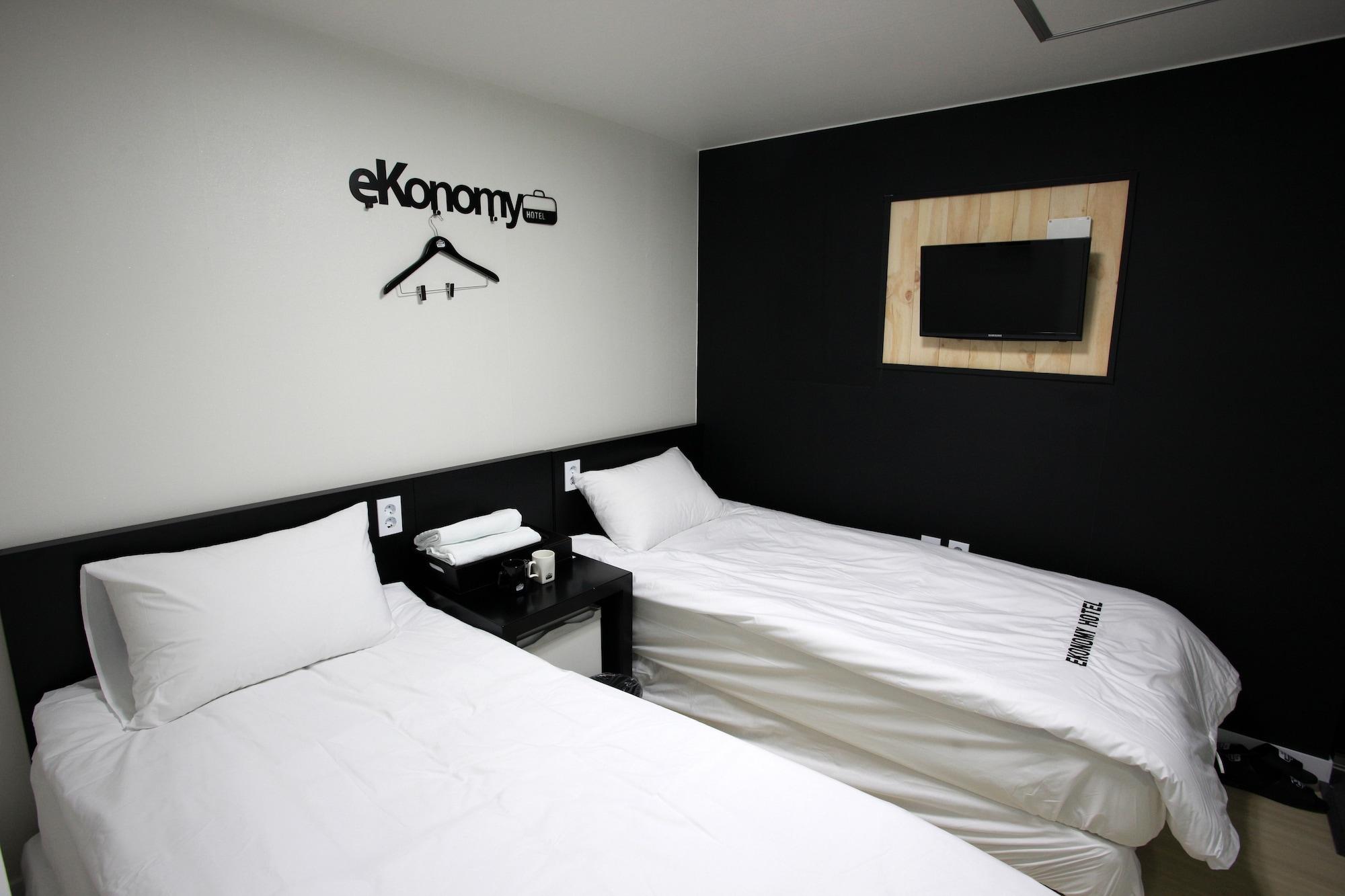 Ekonomy Myeongdong Premier