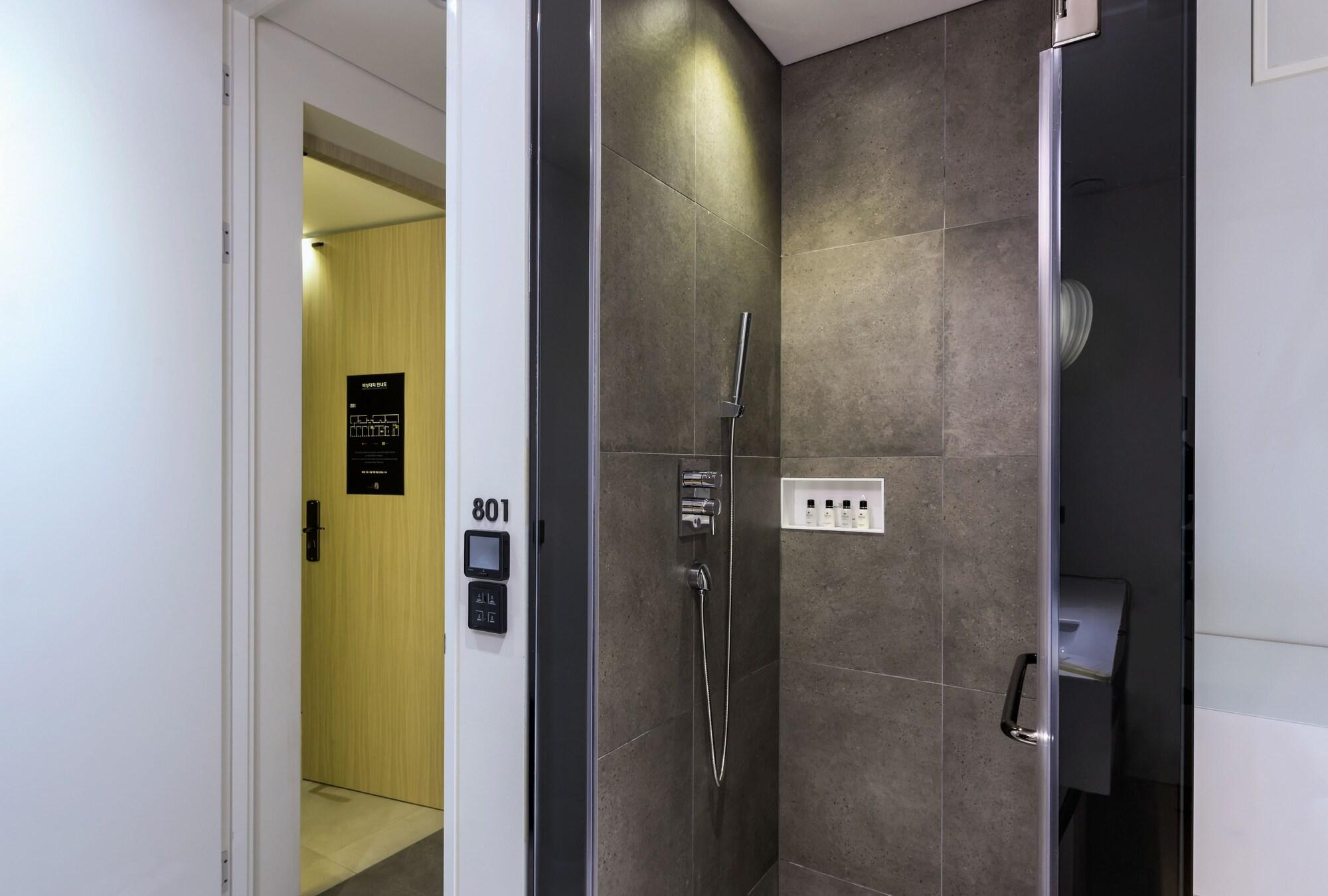 Hotel The Designers Kondae 3* Seoul