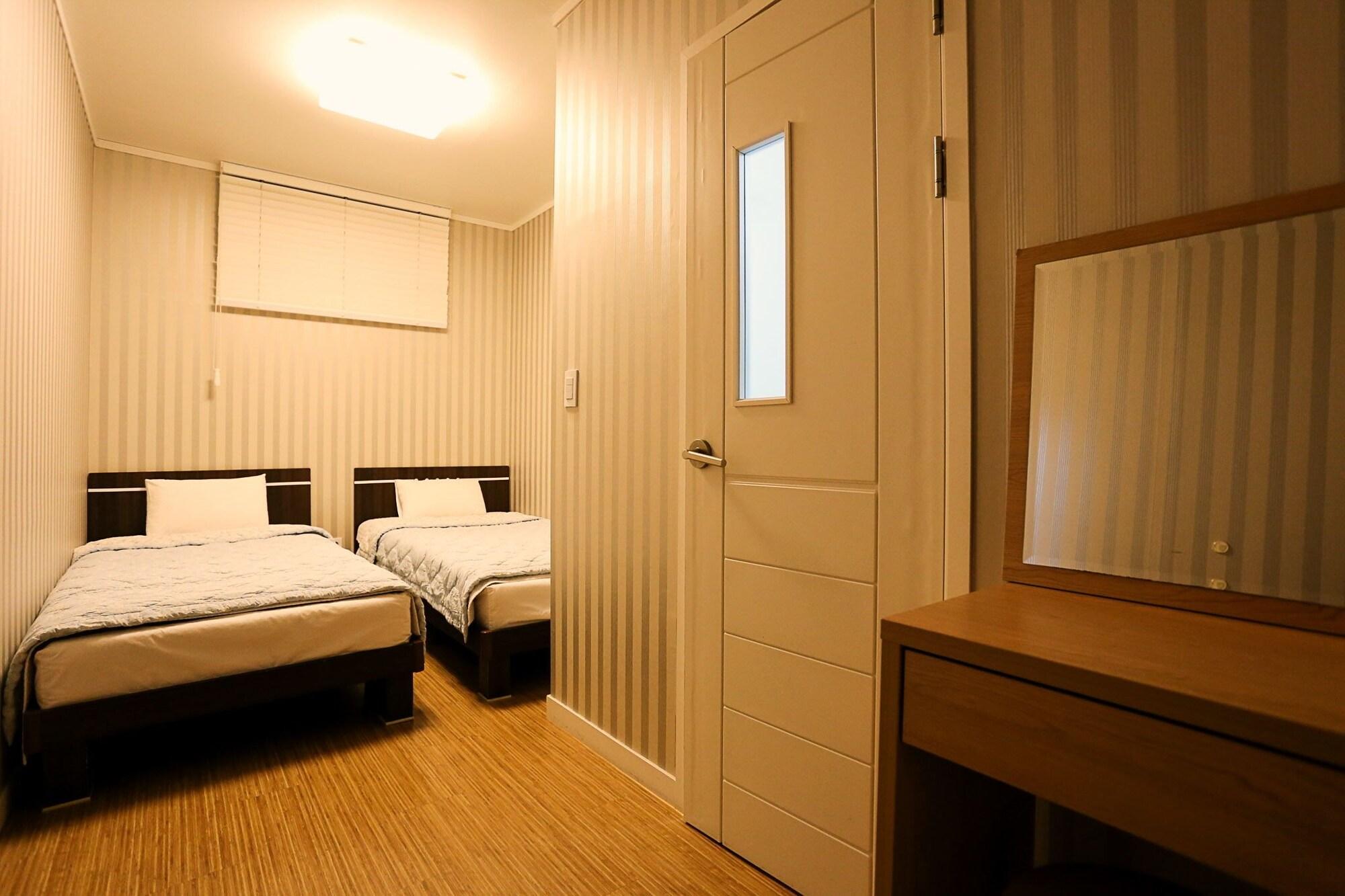 Mama Hotel 2*
