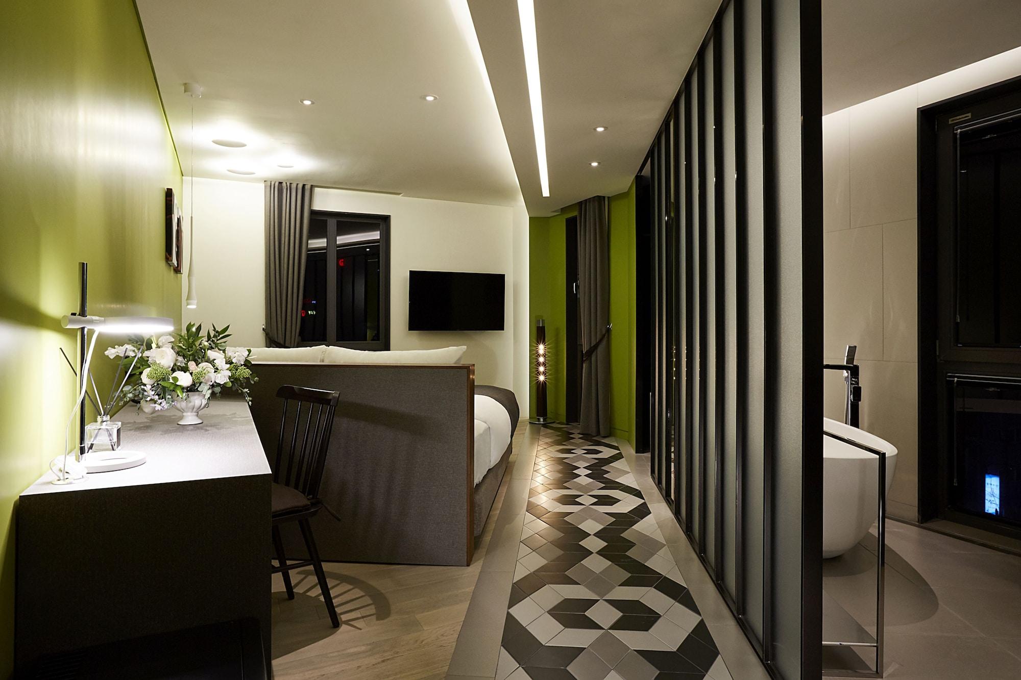 9 Brick Hotel 3*
