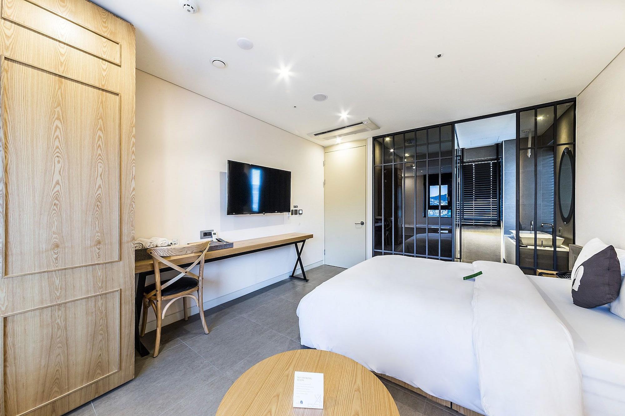 Hotel The Designers Station 3*