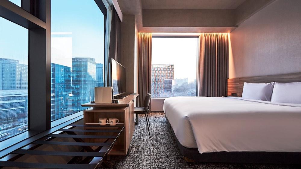 Hotel In 9