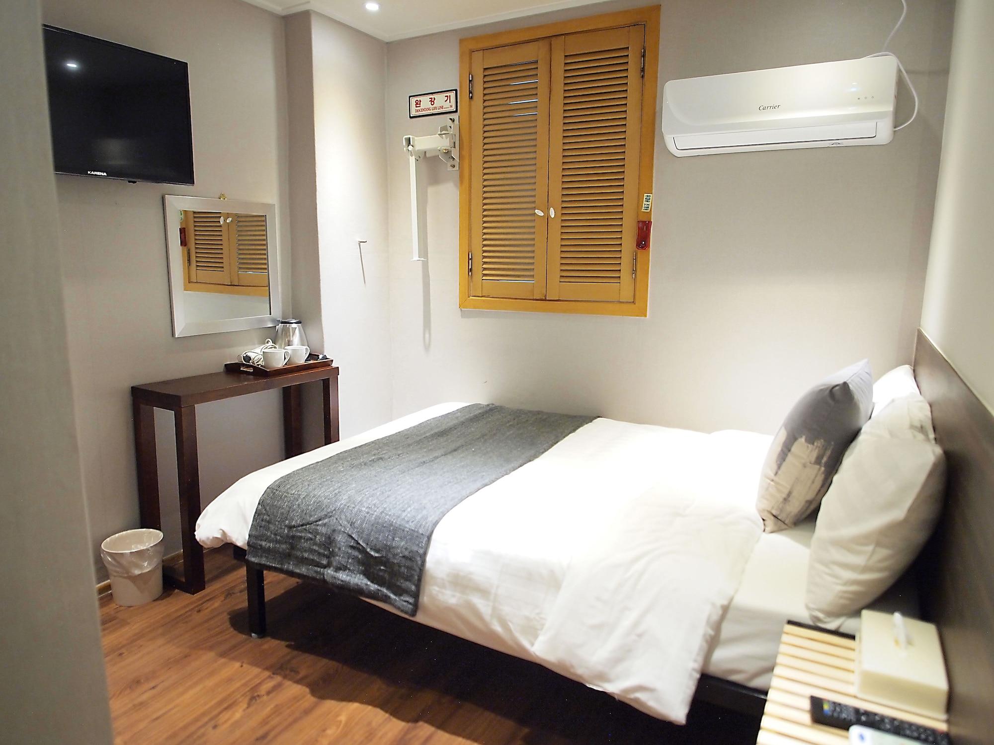 Park Hill Myeongdong 3*