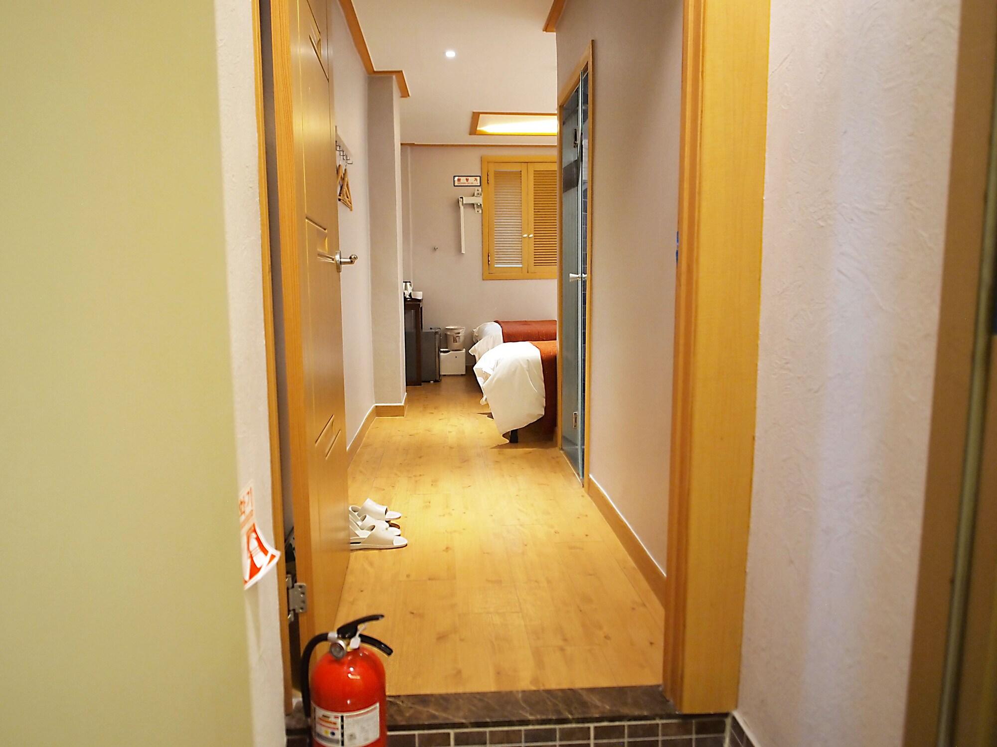 Park Hill Myeongdong Hotel 3*