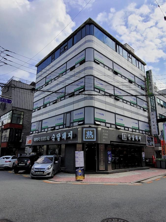 Guest house Lottetower Rainbow House Seoul