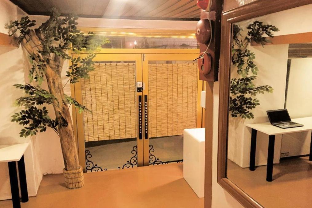 Mom Guest house 2*