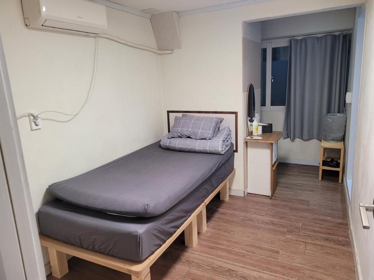 Hostel Able Hongdae *