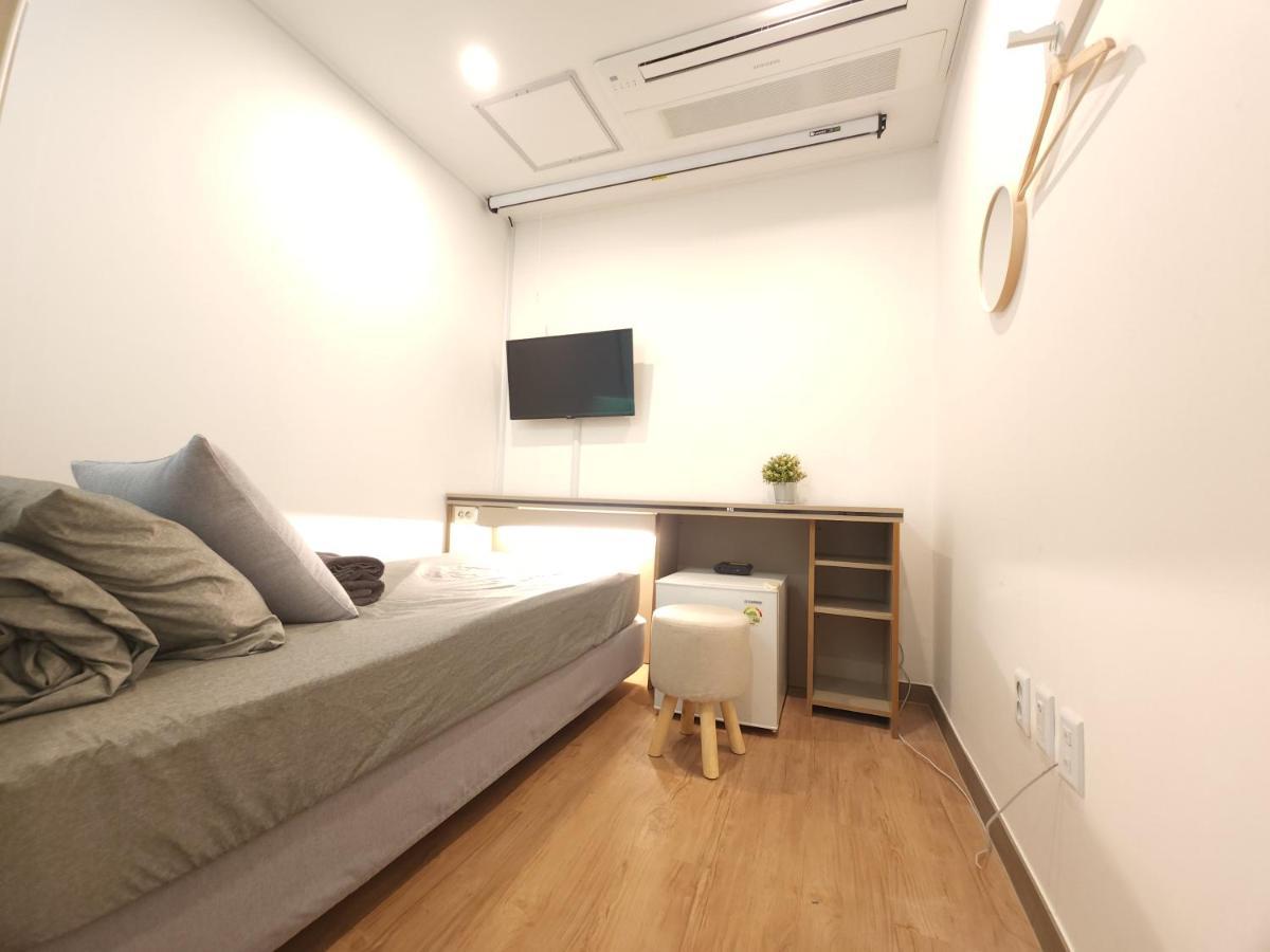 Oyo Myeongdong 2 Hostel Seoul
