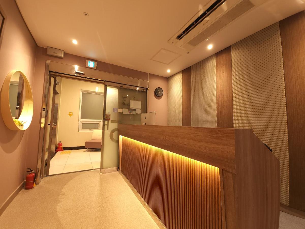 Hostel Oyo Myeongdong 2 *