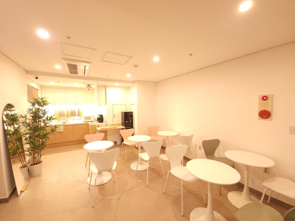 Hostel Oyo Myeongdong 2 *
