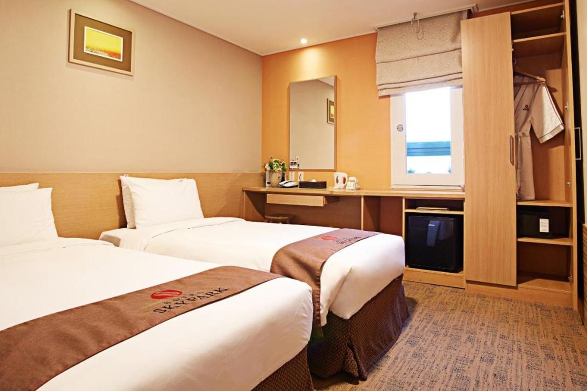 Skypark Myeongdong 3 Hotel