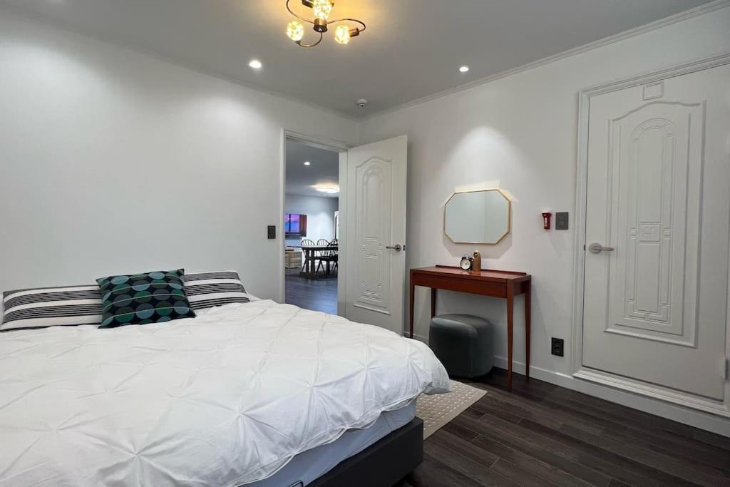 Hongdae 3bedroom #14 * Seoul