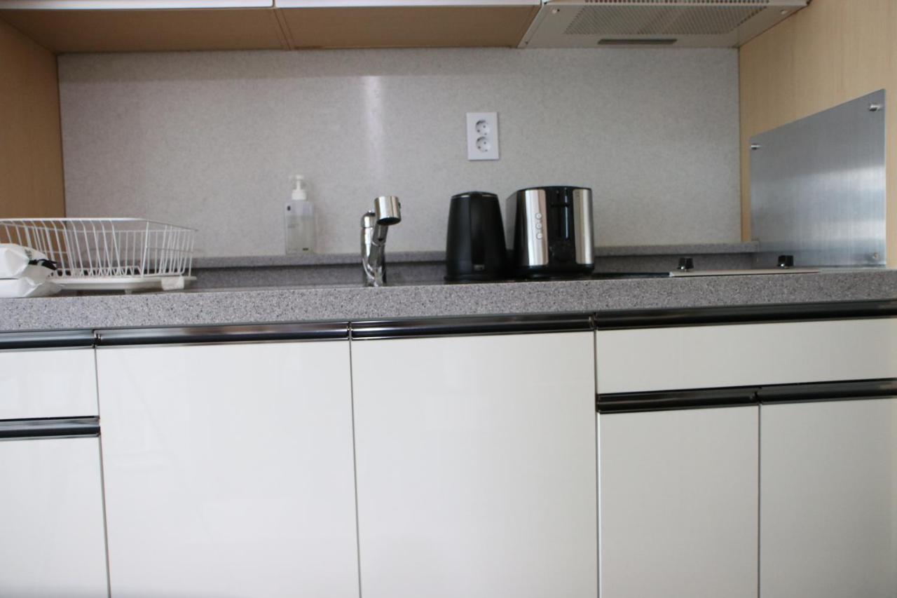 Apartment Hongdae Residence-2 1min From Hongik Uni Station Exit #1 *