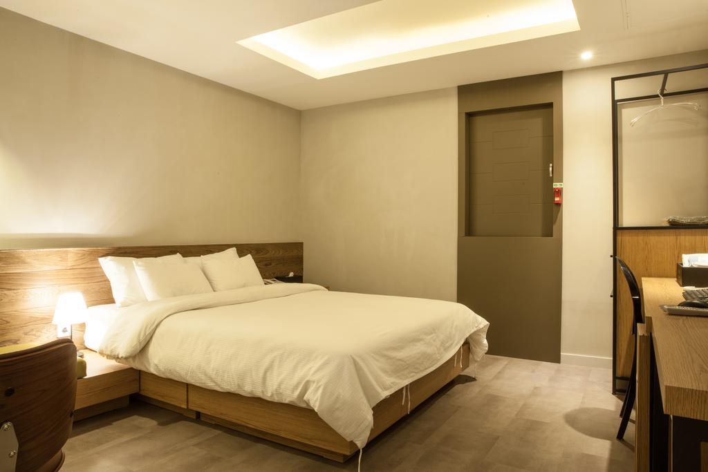 Two Be In Tourist Hotel Seoul