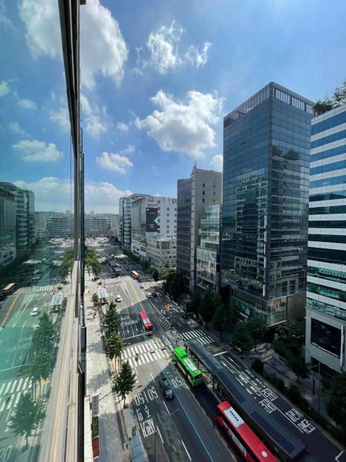 Apartment Hongdae 3 - 1min From Hongik Uni Station Exit #1 Seoul