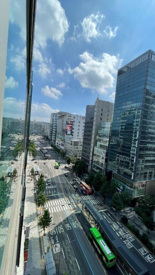 Hongdae 3 - 1min From Hongik Uni Station Exit #1 Apartment *
