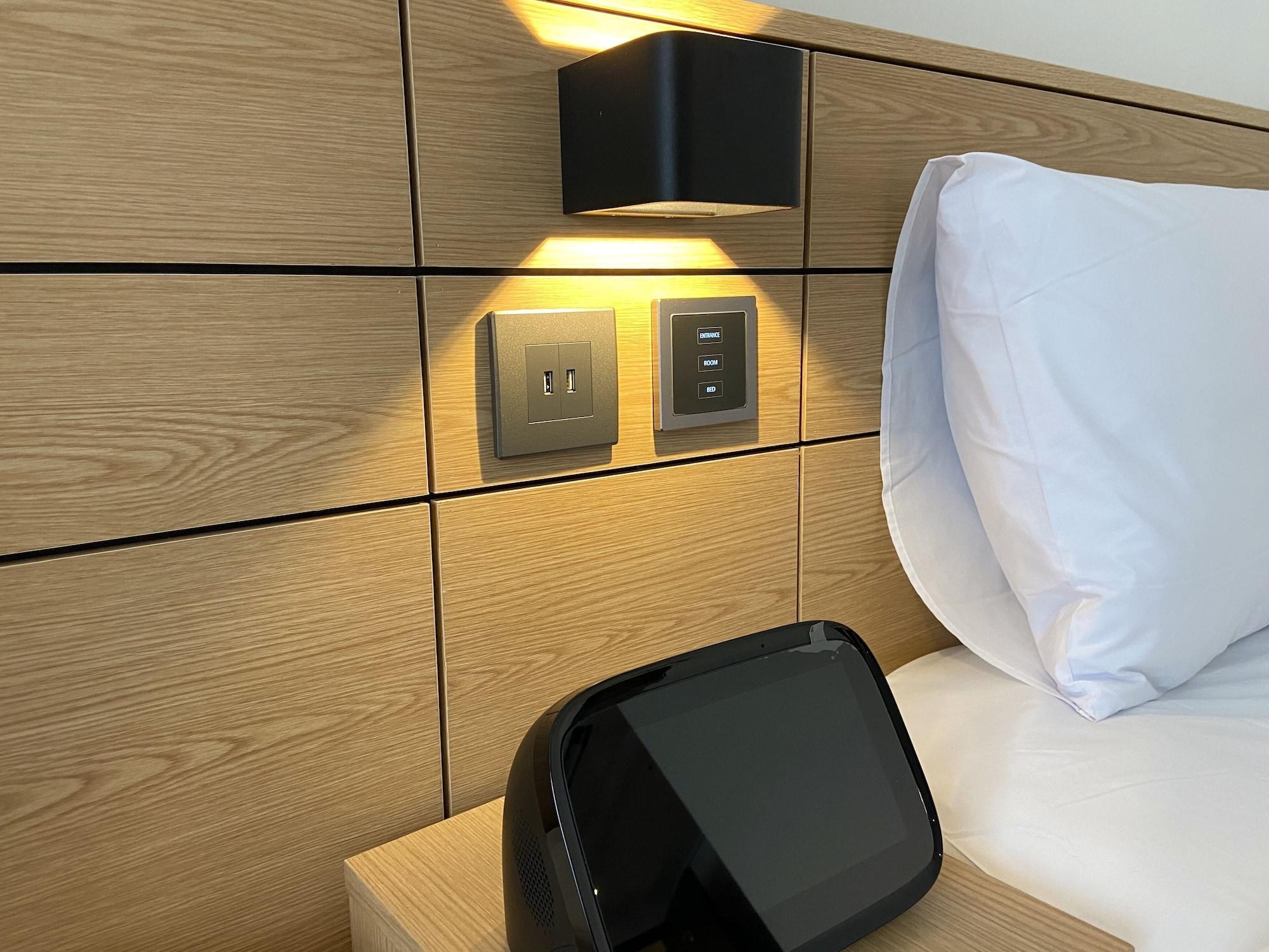 Henn Na Myeongdong Hotel