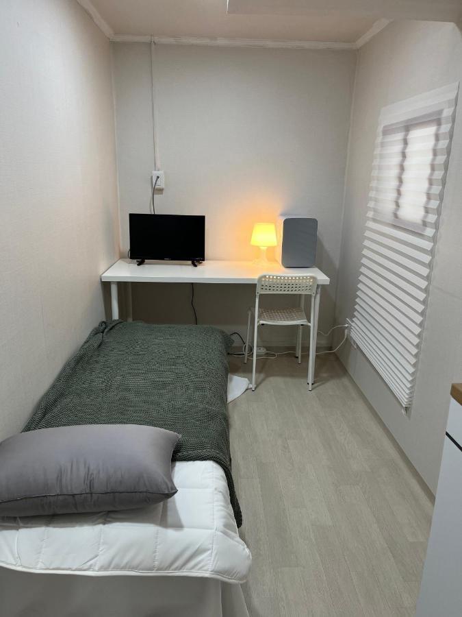 The Cube House - Female Only Hostel