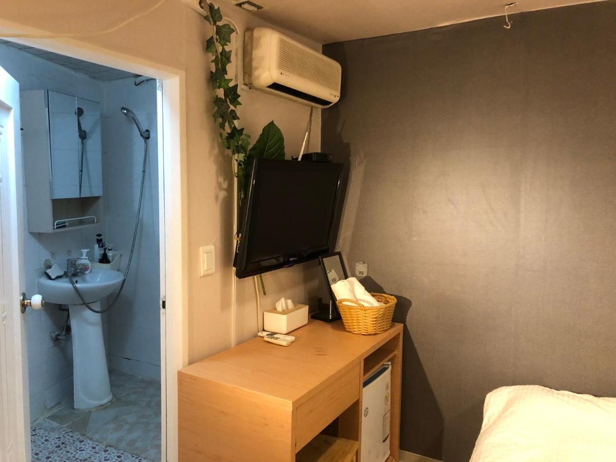 Chris Guest house 2*