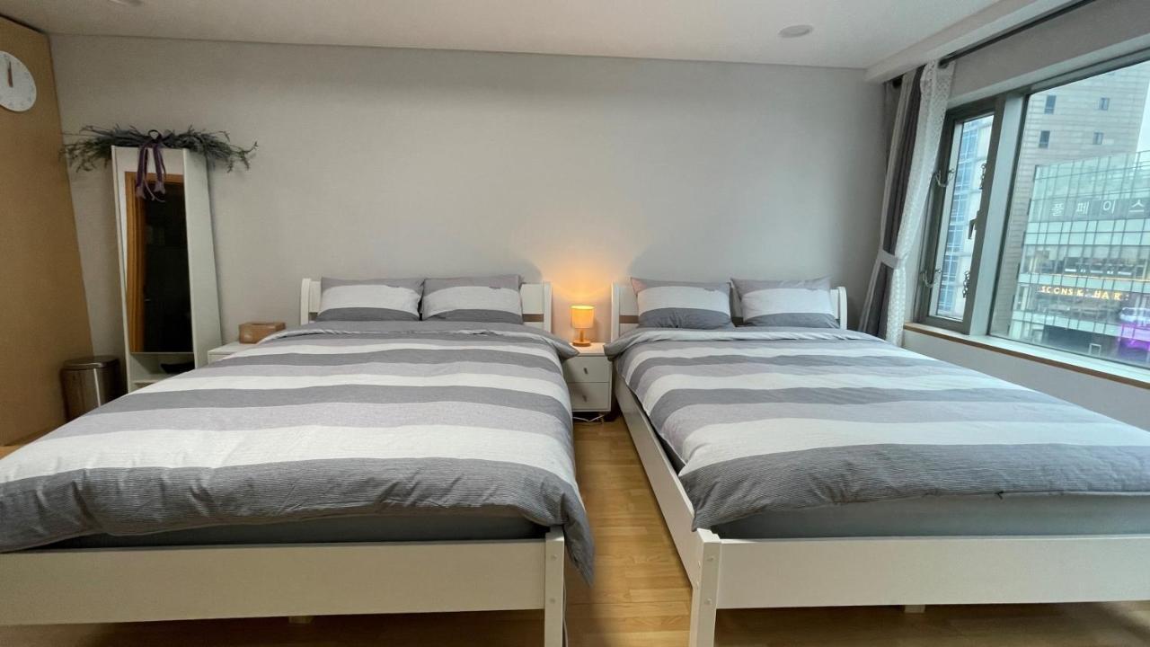 Hongdae Residence-4 - 1min From Hongik Univ Station #1 Apartment Seoul