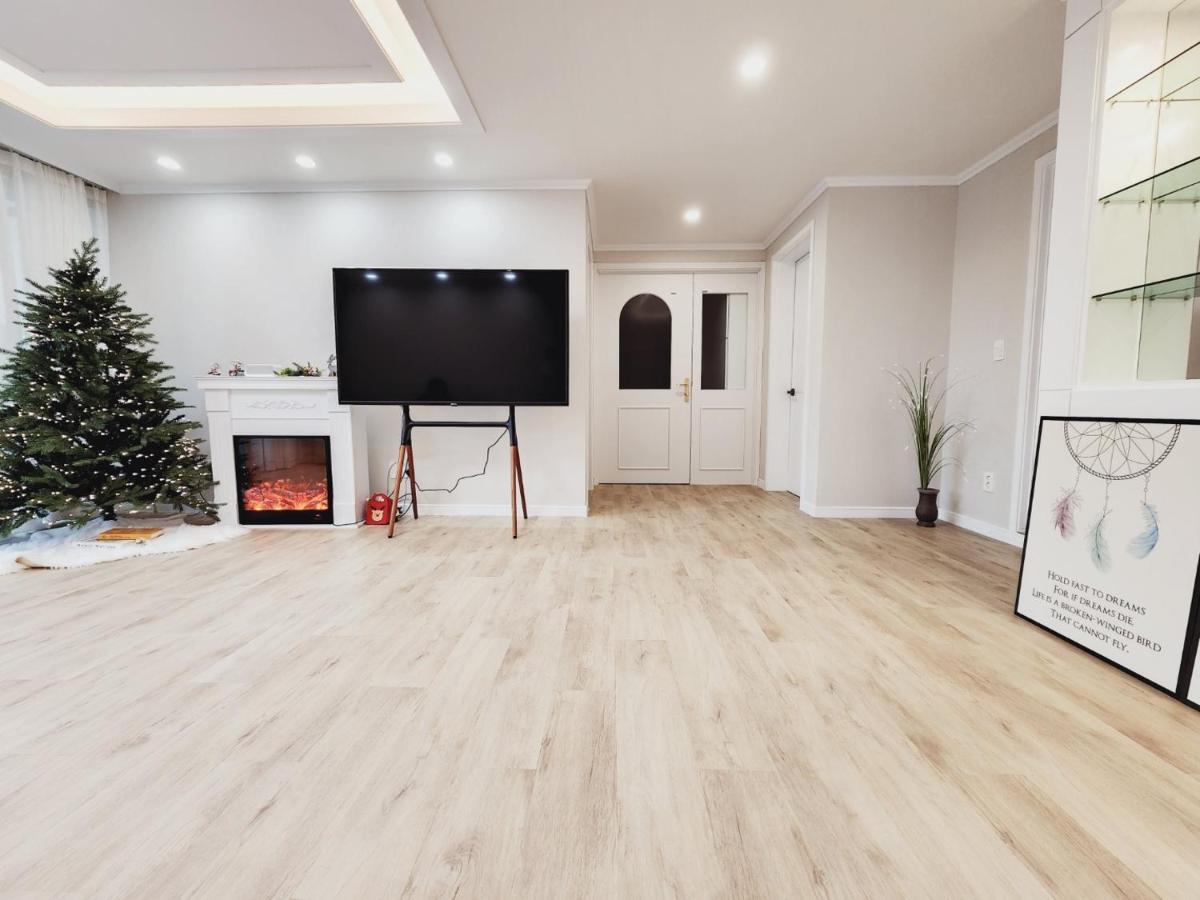 Grand Open Hongdae Houes 4bdr 2bth Seoul