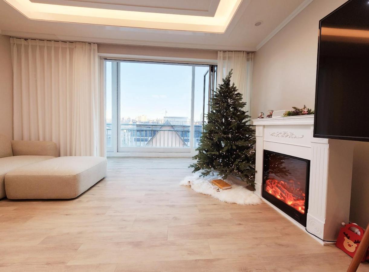 Apartment Grand Open Hongdae Houes 4bdr 2bth *