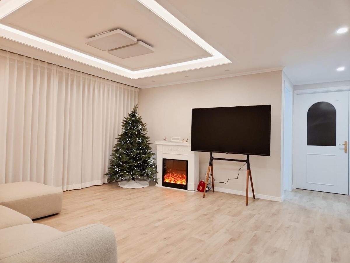 Grand Open Hongdae Houes 4bdr 2bth Apartment Seoul