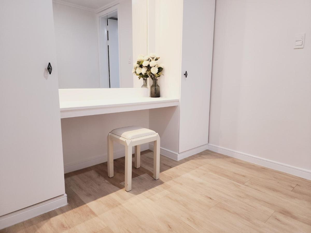 Apartment Grand Open Hongdae Houes 4bdr 2bth *