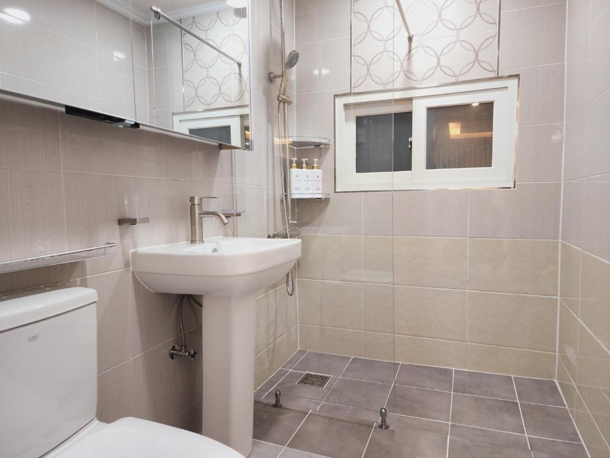 Grand Open Hongdae Houes 4bdr 2bth * Seoul