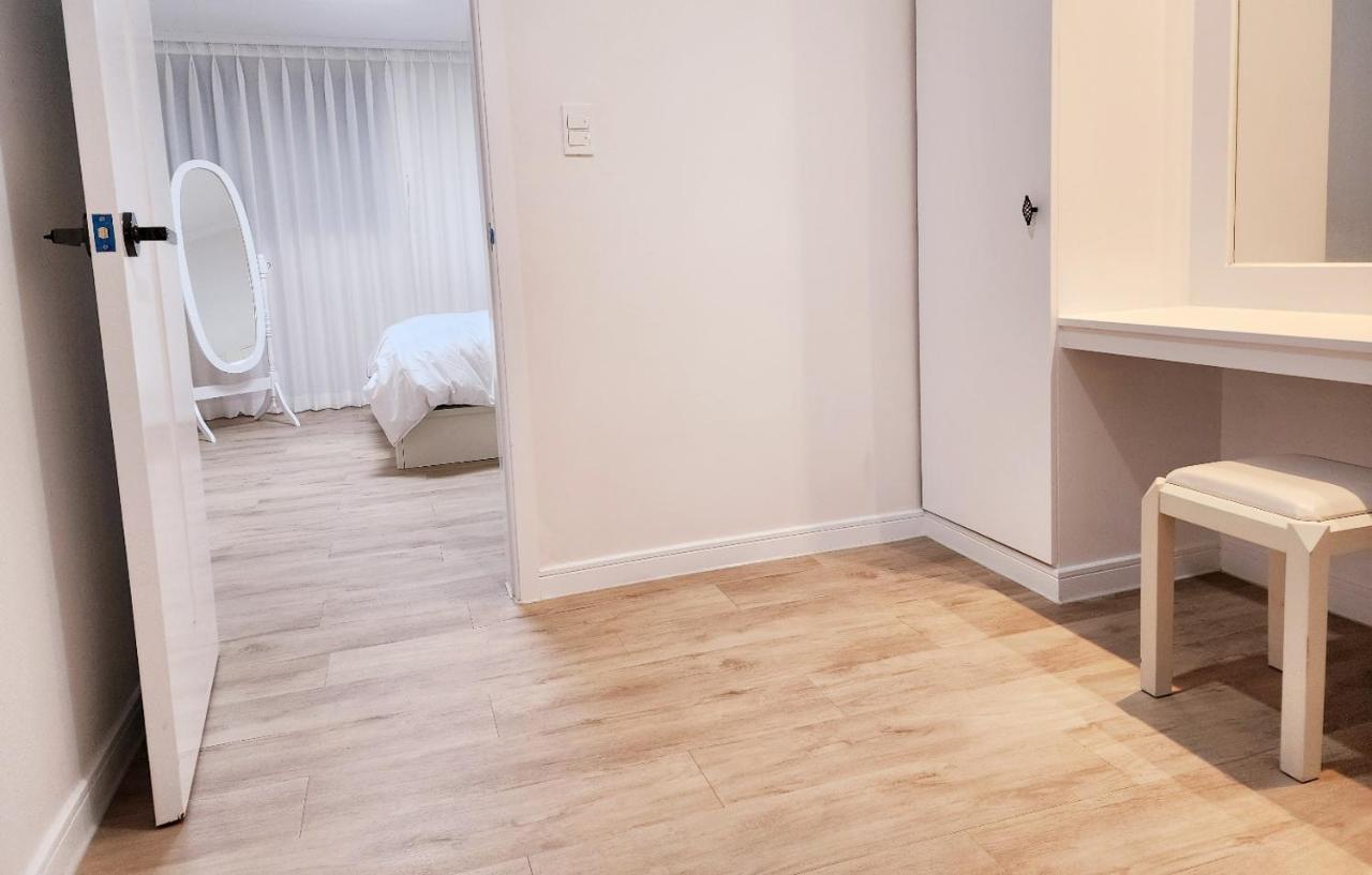 Grand Open Hongdae Houes 4bdr 2bth Seoul