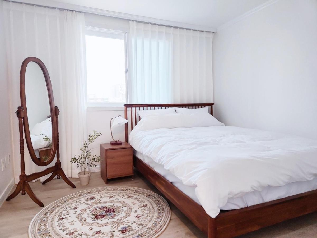 Apartment Grand Open Hongdae Houes 4bdr 2bth